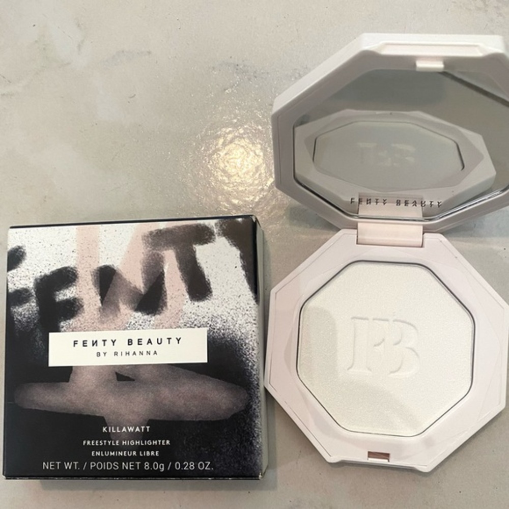 Fenty Beauty Killawatt Freestyle Highlighter Metal Moon